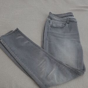 Women's Classic Gray Skinny Jeans